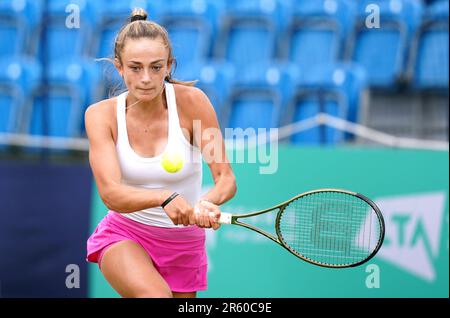 Isabelle Lacy aus Großbritannien in Aktion während des 1.-Runden-Spiels der Damen gegen Madison Brengle aus den USA am zweiten Tag der Lexus-Surbiton-Trophäe 2023 im Surbiton Racket and Fitness Club, London. Foto: Dienstag, 6. Juni 2023. Stockfoto