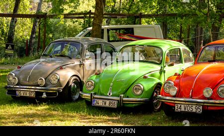 17. Juli 2022 Eskisehir Türkei. VW-Käfer-Versammlungslager in Saricakaya Eskisehir Türkei Stockfoto