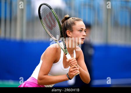 Isabelle Lacy aus Großbritannien in Aktion während des 1.-Runden-Spiels der Damen gegen Madison Brengle aus den USA am zweiten Tag der Lexus-Surbiton-Trophäe 2023 im Surbiton Racket and Fitness Club, London. Foto: Dienstag, 6. Juni 2023. Stockfoto