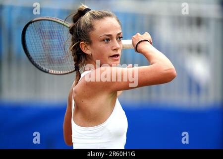 Isabelle Lacy aus Großbritannien in Aktion während des 1.-Runden-Spiels der Damen gegen Madison Brengle aus den USA am zweiten Tag der Lexus-Surbiton-Trophäe 2023 im Surbiton Racket and Fitness Club, London. Foto: Dienstag, 6. Juni 2023. Stockfoto