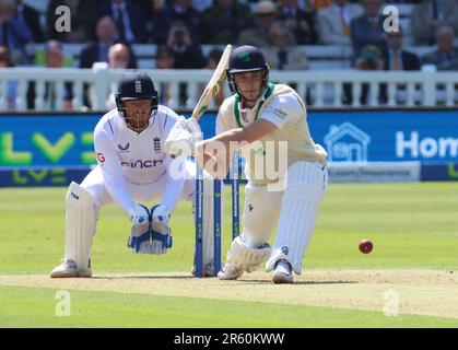 Jonny Bairstow (Yorkshire) von L-R England und Lorcan Tucker von Irland und England beim Test Match Series Day One of 4 Match zwischen England Agai Stockfoto