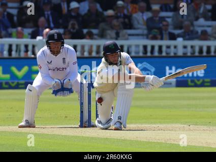 Jonny Bairstow (Yorkshire) von L-R England und Lorcan Tucker von Irland und England beim Test Match Series Day One of 4 Match zwischen England Agai Stockfoto