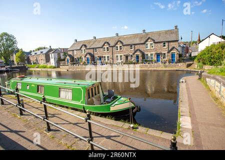 Kanalschmalboot am Monmouthshire & Brecon Canal in Brecon Basin Powys South Wales Stockfoto