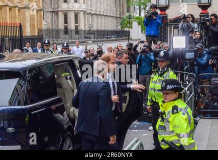 London, Großbritannien. 06. Juni 2023. Prinz Harry kommt am High Court, Rolls Building an. Mehrere prominente Personen, darunter Prinz Harry, haben rechtliche Schritte gegen die Mirror Group Newspapers wegen mutmaßlicher rechtswidriger Informationssammlung, einschließlich Hacking, eingeleitet. Kredit: SOPA Images Limited/Alamy Live News Stockfoto