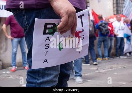 Rom, Italien. 6. Juni 2023. Demonstration auf der Piazza Santi Apostoli in Rom, organisiert von den Gewerkschaften der Telekommunikationsarbeiter. (Kreditbild: © Matteo Nardone/Pacific Press via ZUMA Press Wire) NUR REDAKTIONELLE VERWENDUNG! Nicht für den kommerziellen GEBRAUCH! Stockfoto