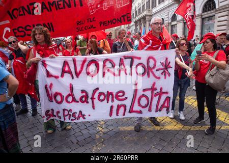 Rom, Italien. 6. Juni 2023. Demonstration auf der Piazza Santi Apostoli in Rom, organisiert von den Gewerkschaften der Telekommunikationsarbeiter. (Kreditbild: © Matteo Nardone/Pacific Press via ZUMA Press Wire) NUR REDAKTIONELLE VERWENDUNG! Nicht für den kommerziellen GEBRAUCH! Stockfoto