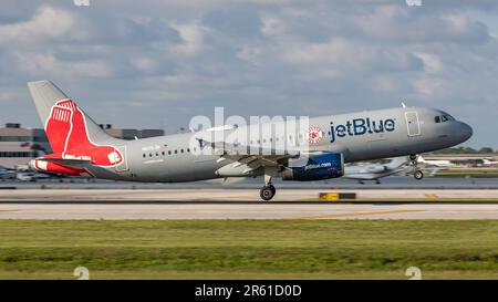 JetBlue A320 „Blue Monster“-Aufdruck Stockfoto