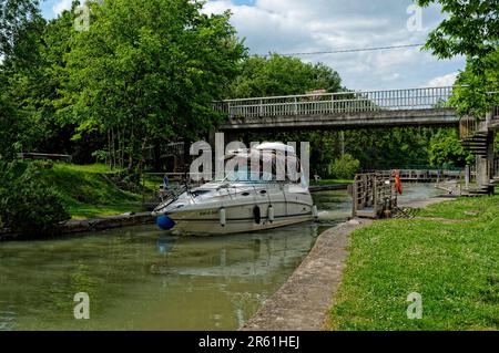 Canal-du-Midi: Durch die Ticaille-Schleuse. Ayguesvives. Occitanie, Frankreich Stockfoto