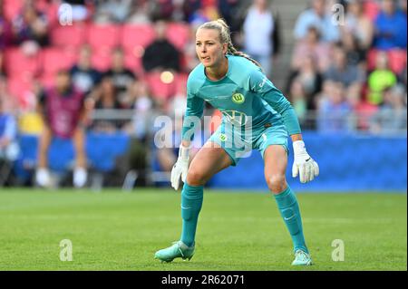 Eindhoven, Niederlande. 03. Juni 2023. Torhüter Merle Frohms, der während eines Fußballspiels zwischen dem FC Barcelona Femeni und dem VFL Wolfsburg im Finale des Wettbewerbs der UEFA Women's Champions League 2022-2023 am Samstag, den 3. Juni 2023 in Eindhoven, Niederlande, fotografiert wurde. Kredit: Sportpix/Alamy Live News Stockfoto