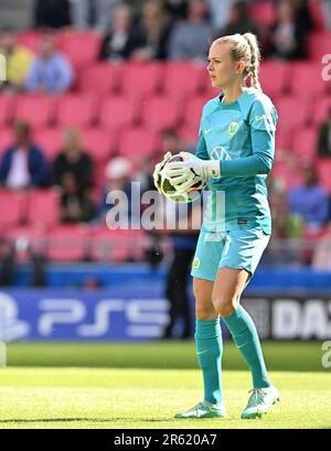 Eindhoven, Niederlande. 03. Juni 2023. Torhüter Merle Frohms, der während eines Fußballspiels zwischen dem FC Barcelona Femeni und dem VFL Wolfsburg im Finale des Wettbewerbs der UEFA Women's Champions League 2022-2023 am Samstag, den 3. Juni 2023 in Eindhoven, Niederlande, fotografiert wurde. Kredit: Sportpix/Alamy Live News Stockfoto