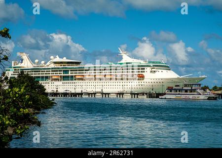 Grandeur of the Seas, Kreuzfahrthafen, St. Johns, Antigua Stockfoto