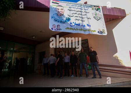 Nablus, Palästina. 06. Juni 2023. Die Palästinenser sprechen dem ägyptischen Soldaten Mohamed Salah Beileid aus, der vor einigen Tagen in der Stadt Nablus im Westjordanland von israelischen Streitkräften an der ägyptisch-israelischen Grenze erschossen wurde. Kredit: SOPA Images Limited/Alamy Live News Stockfoto