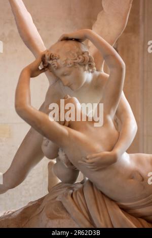 Neoklassische Skulptur. Antonio Canovas Statue Psyche wiederbelebt von Amors Kiss. Stockfoto