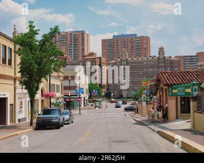 Kansas City, Missouri - 4. Juni 2023: Country Club Plaza Shops Stockfoto