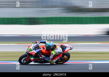 Axel Bassani von Motocorsa Racong mit Ducati Panigale V4R in Aktion während der FIM SBK Superbike World Championship Pirelli Emilia-Romagna Runde auf dem Misano World Circuit. Stockfoto