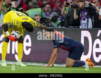 Torwart Mory Diaw von Clermont und Achraf Hakimi von PSG während des Spiels Ligue 1 zwischen Paris Saint Germain und Clermont Foot im Parc des Princes, Stockfoto
