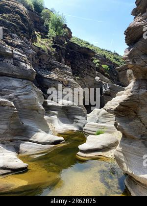 Das Tasyaran Valley, das sich in der Stadt Usak in der Türkei befindet, ist ein wichtiges Touristenzentrum mit seiner natürlichen Formation. Stockfoto