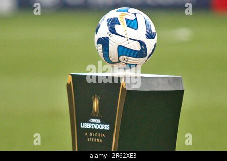 Curitiba, Brasilien. 06. Juni 2023. PR - CURITIBA - 06/06/2023 - LIBERTADORES 2023, ATHLETICO-PR X LIBERTAD - der Spielball vor dem Spiel zwischen Athletico-PR und Libertad im Stadion Arena da Baixada für die Libertadores 2023 Meisterschaft. Foto: Gabriel Machado/AGIF/Sipa USA Kredit: SIPA USA/Alamy Live News Stockfoto