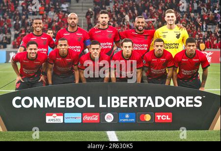 Curitiba, Brasilien. 06. Juni 2023. PR - CURITIBA - 06/06/2023 - LIBERTADORES 2023, ATHLETICO-PR X LIBERTAD - Athletico-PR-Spieler posieren für ein Foto vor dem Spiel gegen Libertad im Stadion Arena da Baixada für die Libertadores 2023-Meisterschaft. Foto: Gabriel Machado/AGIF/Sipa USA Kredit: SIPA USA/Alamy Live News Stockfoto