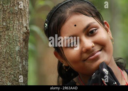 Mädchengesicht im Indian Teenage Village im Freien Stockfoto