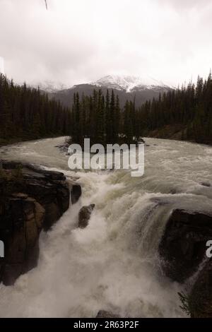 Die Wasserfälle von Sunwept in Alberta, Kanada Stockfoto