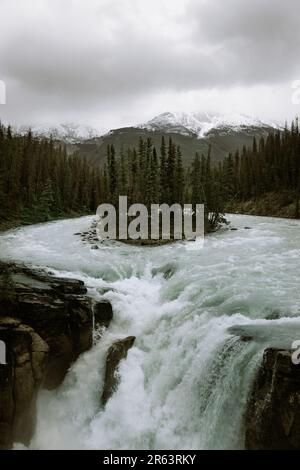 Die Wasserfälle von Sunwept in Alberta, Kanada Stockfoto