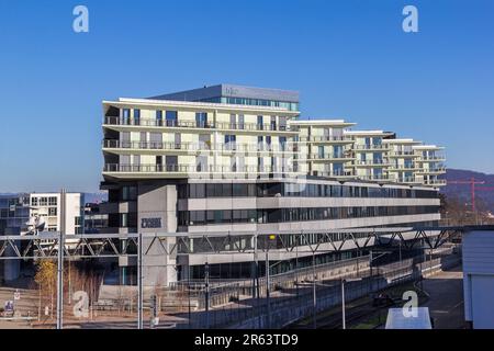 Basel, Schweiz - Dezember 13. 2021: Die moderne Architektur des Gebäudekomplexes Transitlager im Dreispitz-Viertel Basel Stockfoto