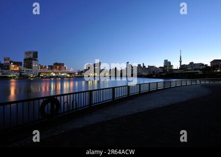 Sumida-Fluss bei Sonnenaufgang Stockfoto