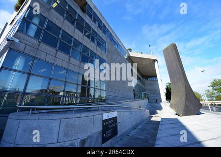 Wood Quay von Michael Warren vor den Büros des Stadtrats von Dublin. Dublin, Irland. Stockfoto