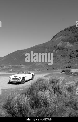 1965 Austin Healey 3000 MKIII auf dem Newlands Hause Pass Fahrt im Lake District UK Stockfoto