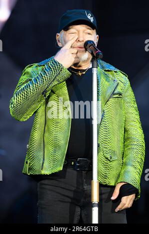 Vasco Rossi tritt gestern für den ersten Auftritt der Tour 2023 in Bologna im Stadio Renato Dall'ara auf Stockfoto