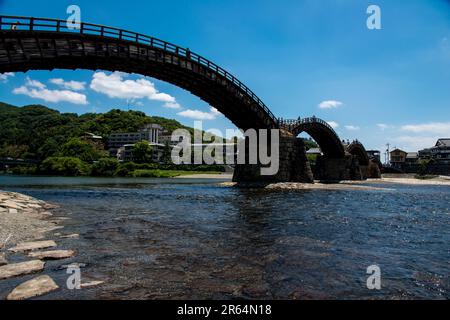 Nishiki River und Kintai Bridge Stockfoto