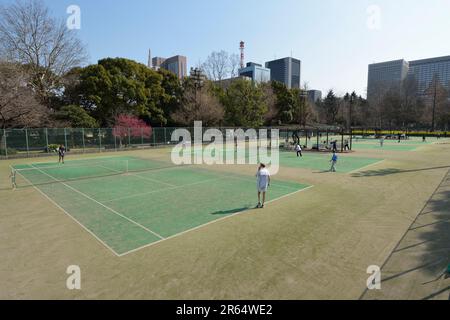 Tennisplätze im Hibiya Park Stockfoto