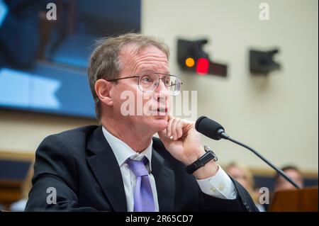 Washington, Vereinigte Staaten Von Amerika. 06. Juni 2023. Edward Gresser, Vice President und Director for Trade and Global Markets, Progressive Policy Institute, tritt vor einem House Committee on the Judiciary | SubCommittee on Courts, Intellectual Property und der Internet-Anhörung „IP and Strategic Competition with China: Part II Priorizing U.S.“ auf Innovation Over Assisting Foreign Conversaries“ im Rayburn House Office Building in Washington, DC, Dienstag, 6. Juni 2023. Kredit: Rod Lamkey/CNP/Sipa USA Kredit: SIPA USA/Alamy Live News Stockfoto