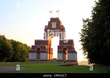 Das Thiepval Memorial für die Vermissten der Somme für die vermissten Soldaten, die in den Schlachten der Somme zwischen 1915-1918 in Thiepval, Frankreich, starben Stockfoto