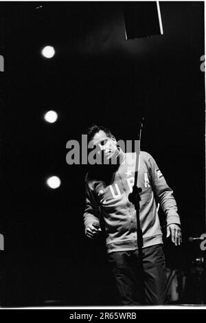 Ricky Ross von Deacon Blue spielt live beim Big Weekend Festival in Cardiff am 5. August 2001. Foto: Rob Watkins Stockfoto