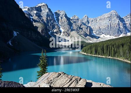 Lake Moraine, Alberta, Kanada; Blick vom Gipfel des Rockpile Trail Stockfoto