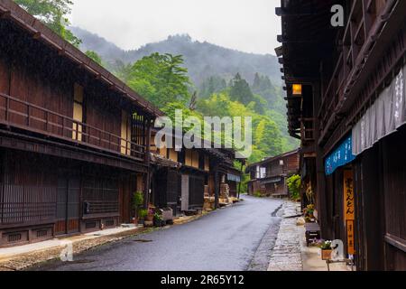 Tsumago Inn im Regen Stockfoto