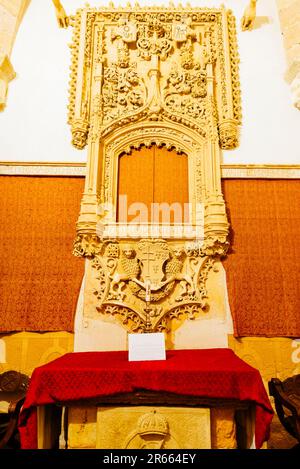 Lignum Crucis Kapelle. Das Innere der Kirche des wahren Kreuzes, Iglesia de la Vera Cruz, ist eine römisch-katholische Kirche im Viertel San Marcos Stockfoto