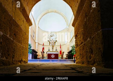 Hochaltar. Das Innere der Kirche des wahren Kreuzes, Iglesia de la Vera Cruz, ist eine römisch-katholische Kirche im Viertel San Marcos der Stadt Stockfoto