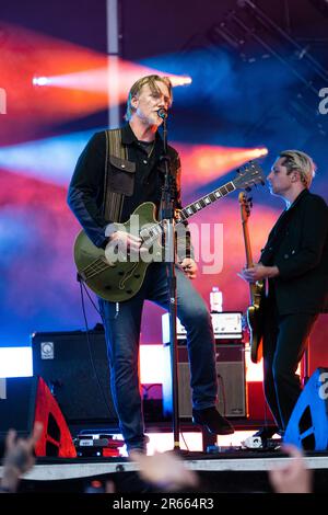 Die amerikanische Rockband Queens of the Stone Age im Konzert in Boston ruft in Boston an Stockfoto