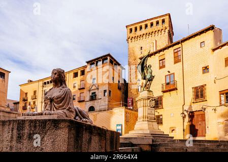 Einer der schönsten Plätze, die man bewundern kann. Plaza de Medina del Campo, auch Plaza de las Sirenas und Plaza de Juan Bravo genannt. Segovia, C. Stockfoto