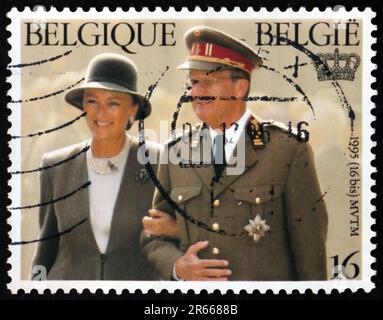 BELGIEN - CA. 1995: Ein in Belgien gedruckter Stempel zeigt König Albert II. Und Königin Paola, Königstag, ca. 1995 Stockfoto