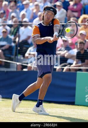 BU Yunchaokete in Aktion während des Spiels gegen Andy Murray (nicht abgebildet) am dritten Tag der Lexus Surbiton Trophäe 2023 im Surbiton Racket and Fitness Club, London. Bilddatum: Mittwoch, 7. Juni 2023. Stockfoto