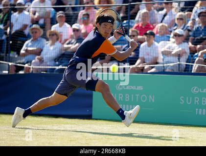 BU Yunchaokete in Aktion während des Spiels gegen Andy Murray (nicht abgebildet) am dritten Tag der Lexus Surbiton Trophäe 2023 im Surbiton Racket and Fitness Club, London. Bilddatum: Mittwoch, 7. Juni 2023. Stockfoto