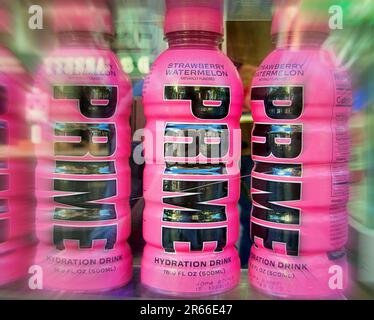 Prime Hydration Energy Drink von Logan Paul & KSI Drink Flavors Stockfoto