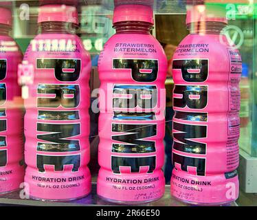 Prime Hydration Energy Drink von Logan Paul & KSI Drink Flavors Stockfoto