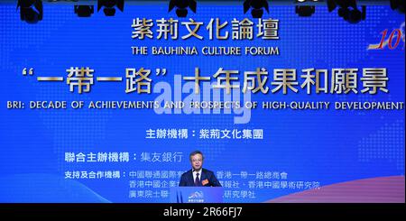 Hongkong, China. 7. Juni 2023. Wen Hongwu, General Manager von Bauhinia Culture Holdings Limited, hält am 7. Juni 2023 auf dem Bauhinia Culture Forum eine Rede zum Thema „BRI: Decade of Achievements and Prospects of High-Quality Development“ in Hongkong, Südchina. ZUM „Forum on BRI Achievements, Prospects Held in Hong Kong“: Chen Duo/Xinhua/Alamy Live News Stockfoto