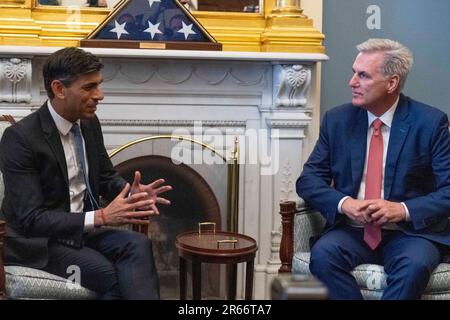 Washington, Usa. 07. Juni 2023. Sprecher des Hauses Kevin McCarthy, R-CA, trifft sich mit dem Premierminister des Vereinigten Königreichs Rishi Sunak in den USA Capitol in Washington, DC, am Mittwoch, den 7. Juni. Foto: Bonnie Cash/UPI Credit: UPI/Alamy Live News Stockfoto