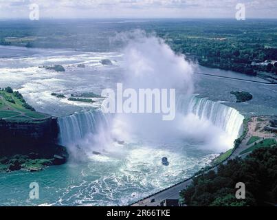 Kanada. Ontario. Die Niagarafälle. Horseshoe Falls von der kanadischen Seite. Stockfoto